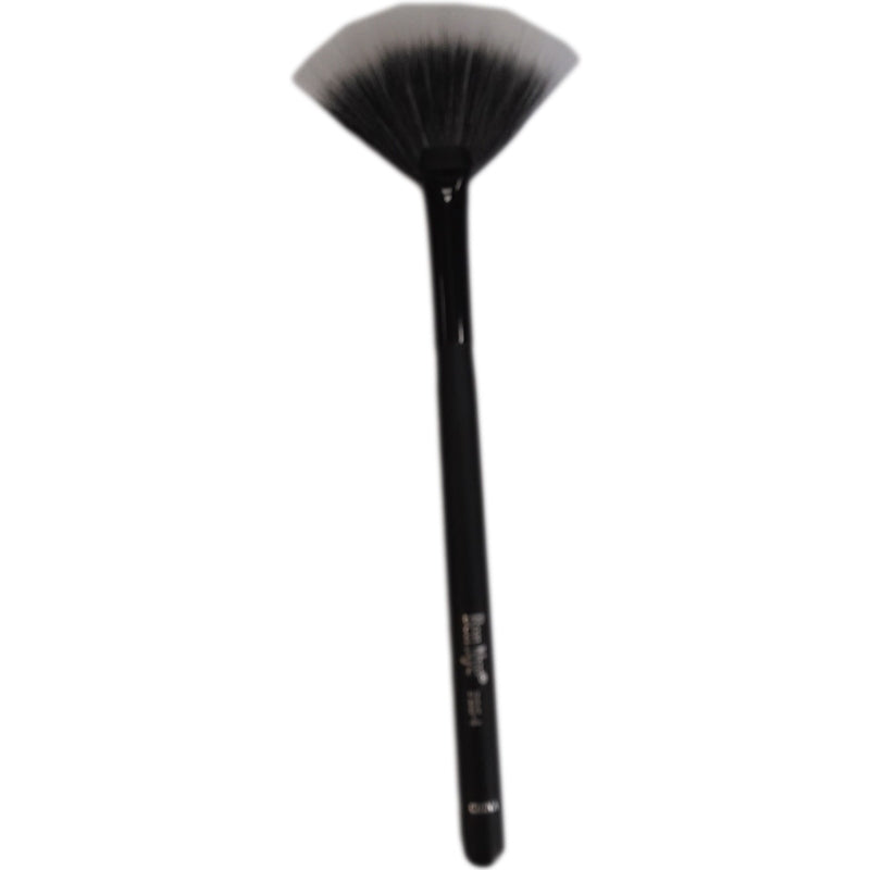 Ben Nye Medium Fan Brush